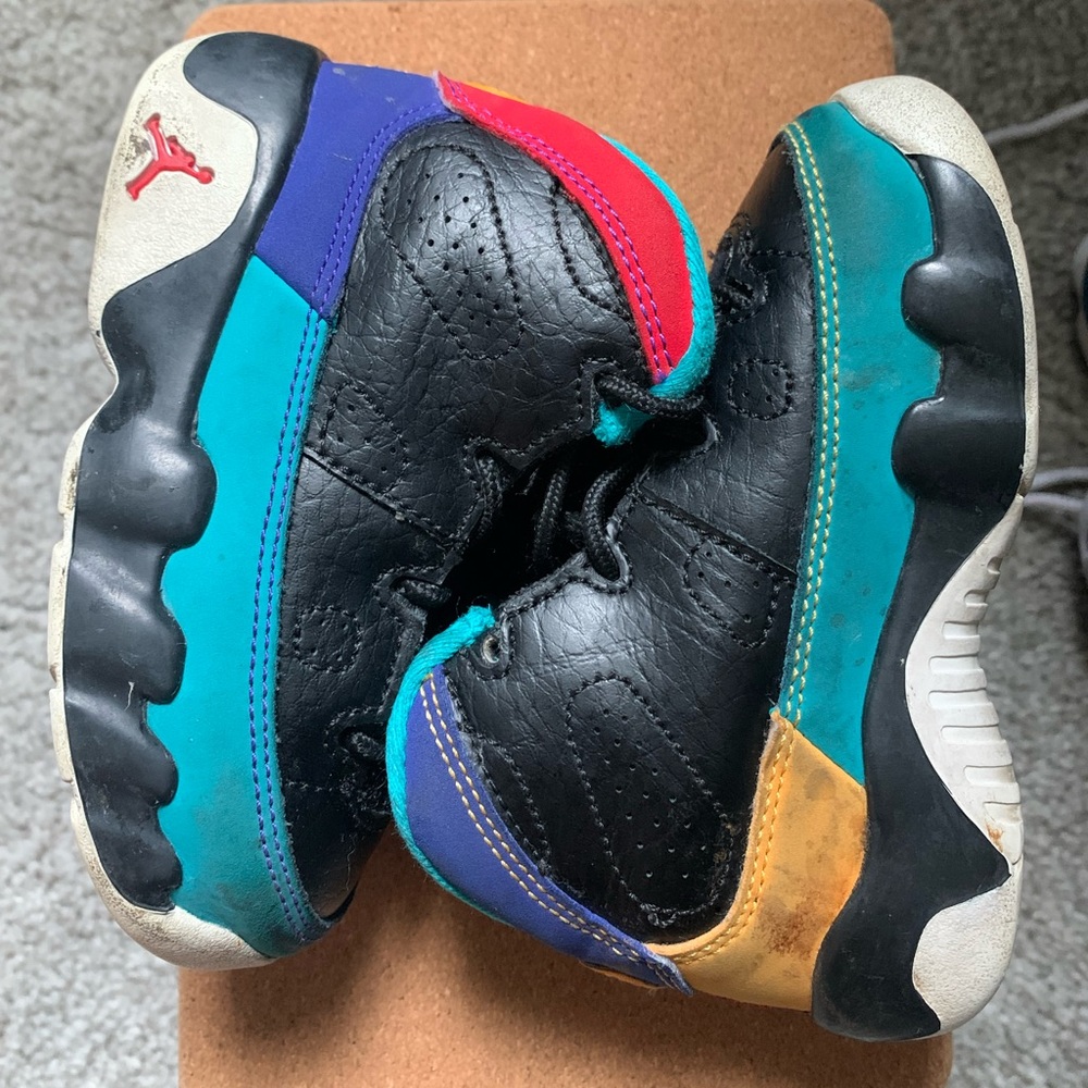 6C Jordan Retro 9 Black, University Red, Teal